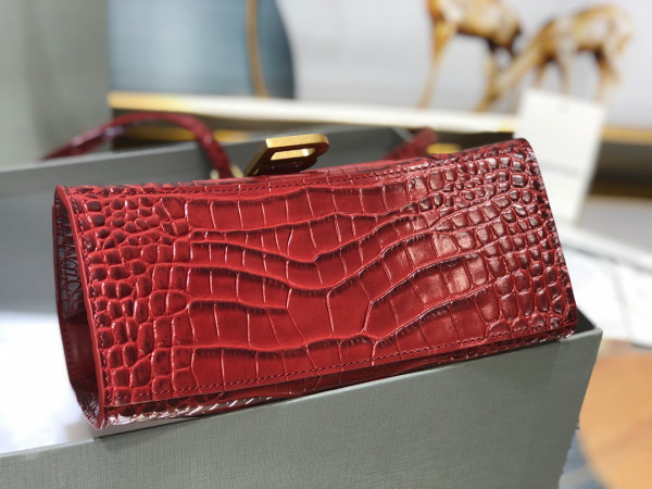 Ba*len*cia*ga hourglass