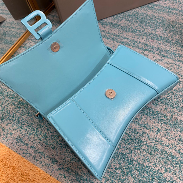 Ba*len*cia*ga hourglass