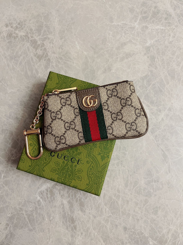 G*u*i gg marmont matelassé key case