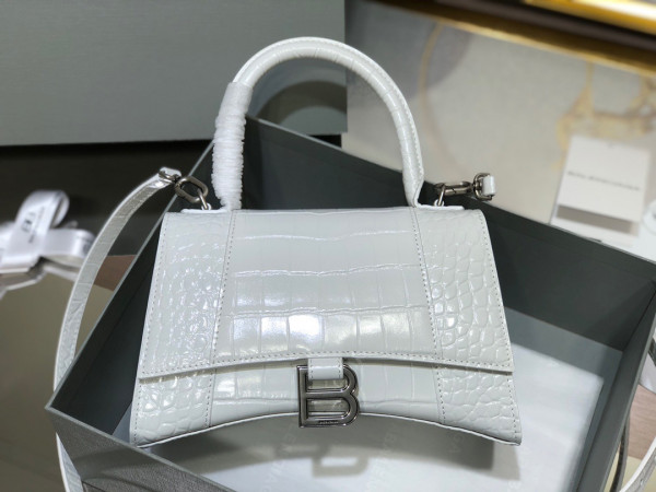 Ba*len*cia*ga hourglass