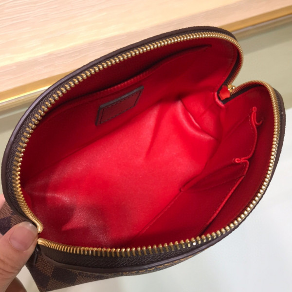l0*is V*t0n cosmetic pouch gm