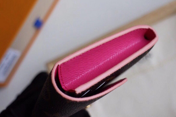 l0*is V*t0n emilie wallet