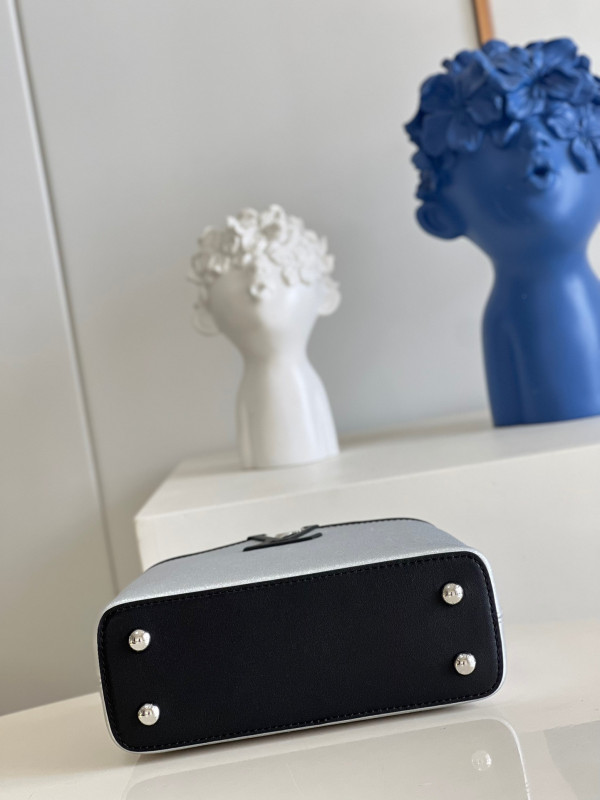 l0*is V*t0n capucines mini