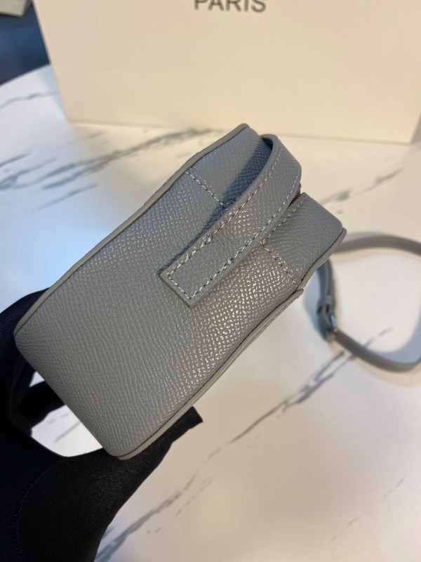 Ba*len*cia*ga everyday camera bag xs