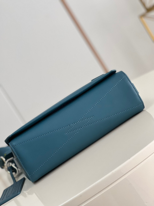 l0*is V*t0n new messeage