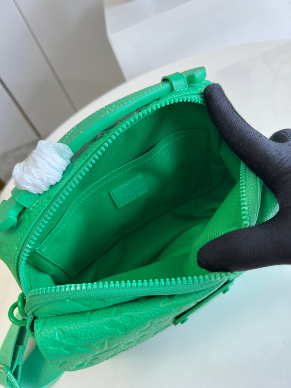 l0*is V*t0n s lock messenger