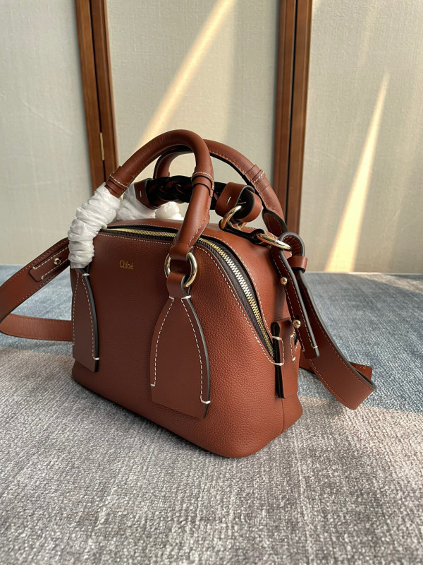CHLOÉ SMALL DARIA BAG