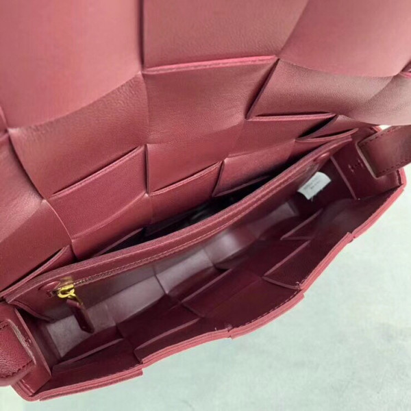 bo*te*ga Ve*ne*ta cassette