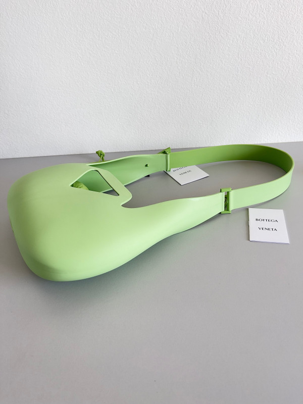 bo*te*ga Ve*ne*ta punch