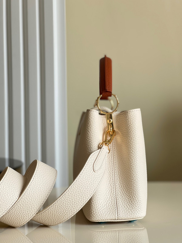 l0*is V*t0n capucines bb