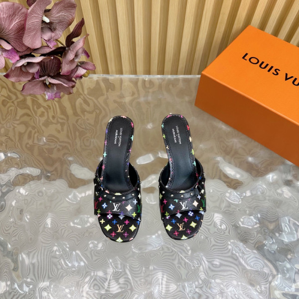 l0*is V*t0n slippers