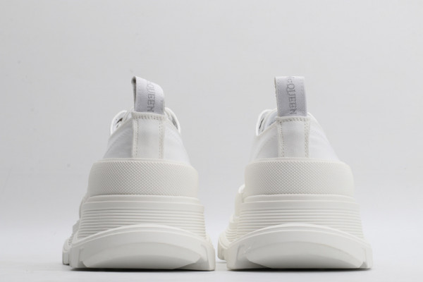 ale*d*r M*Q*en tread slick lace up