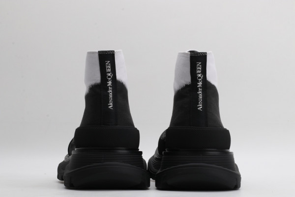 ale*d*r M*Q*en tread slick boot