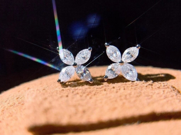 T*f*ny victoria earrings