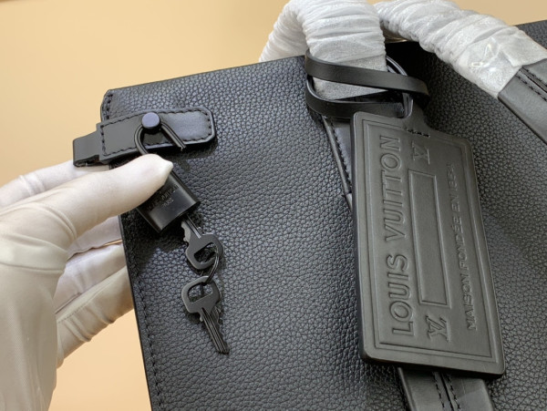 l0*is V*t0n aerogram tote