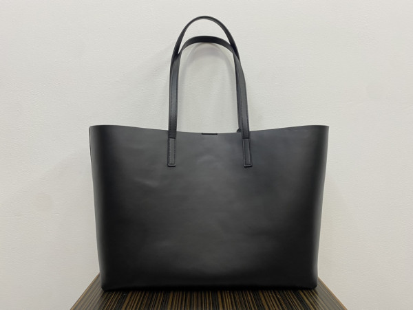 y*l shopping Sa**t Lau*nt leather