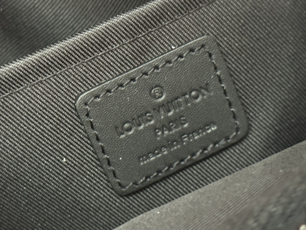 l0*is V*t0n s lock messenger