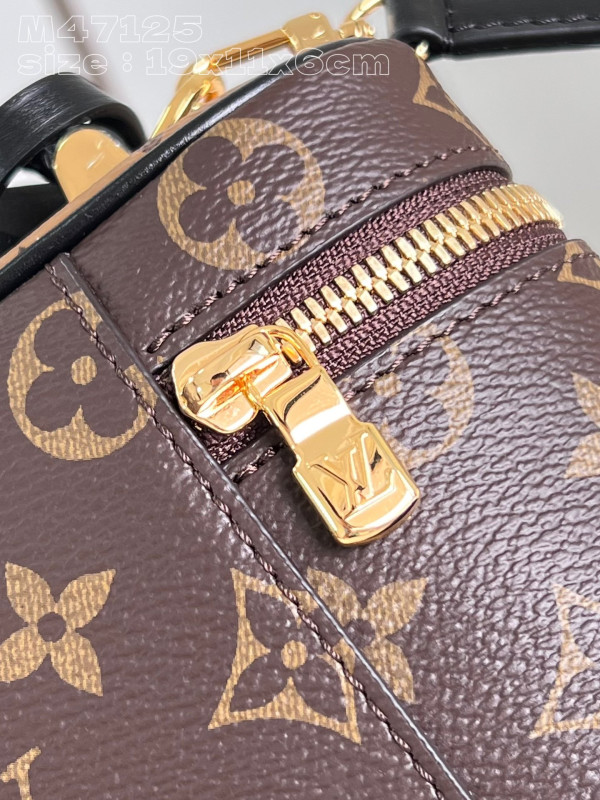 l0*is V*t0n vanity chain pouch-19 x 11.5 x 6.5 cm