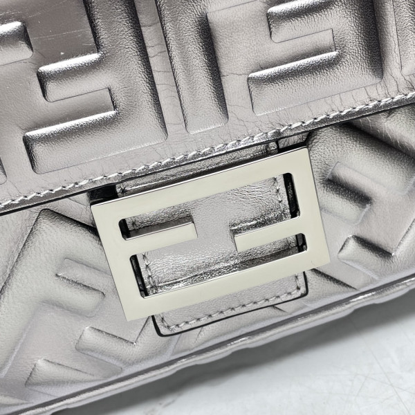 F**di baguette-26*13*6cm