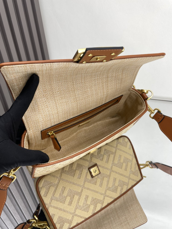 F**di baguette-26*13*6cm