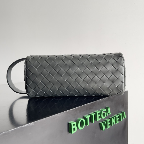 bo*te*ga Ve*ne*ta intrecciato leather wallet-on-strap