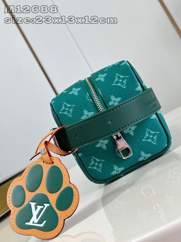 l0*is V*t0n locker dopp kit bag-23*13*12cm