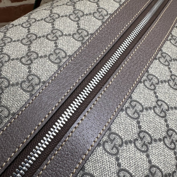 G*u*i medium duffle bag with web