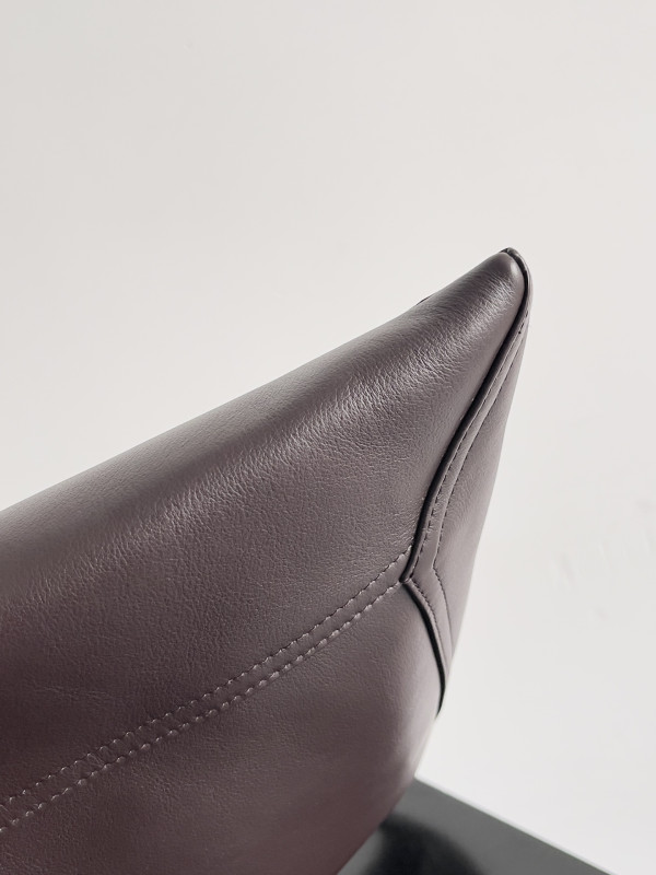 bo*te*ga Ve*ne*ta large hop