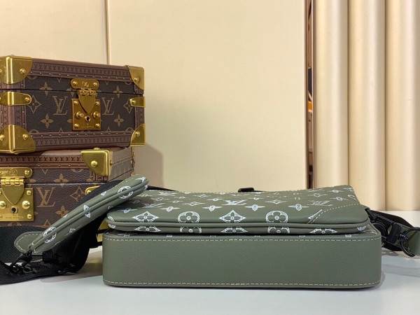 l0*is V*t0n trio jm messenger