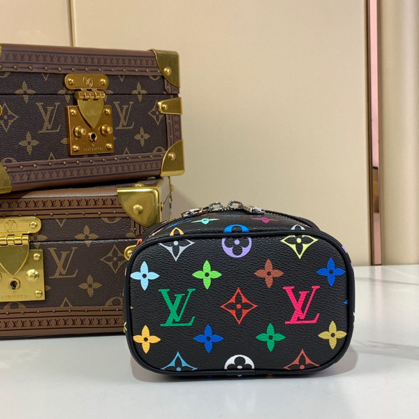 l0*is V*t0n tm nice nano