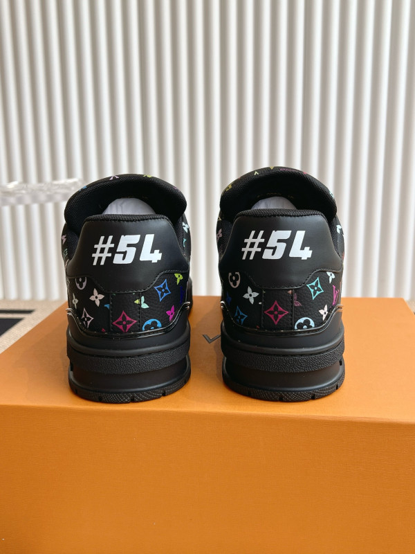 l0*is V*t0n sneakers