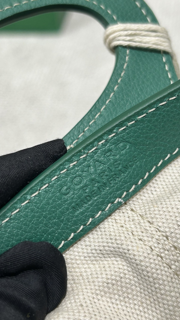 Go*ard beluga - 23×18.5×8cm